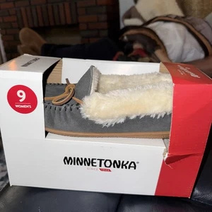 Minnetonka Tabatha Trapper Charcoal Slippers Women’s 9 NIB - Picture 1 of 4
