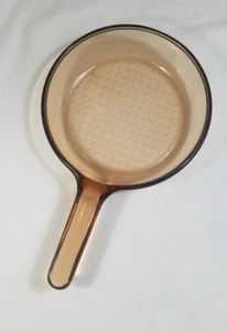 Vision Ware Amber Frying Pan Waffle Bottom Vintage 7"  Corning Pyrex - Imagen 1 de 10