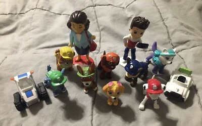 12 Paw Patrol Cupcake Toppers Fiesta Favores Juguetes Nuevos Foto 1 de 4