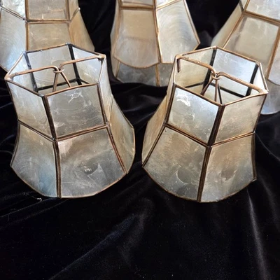 MCM DE COLECCIÓN 4” Clip-on Capiz Shell pantalla de lámpara latón festoneado - DIEZ en total disponibles Foto 1 de 4