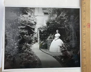 VINTAGE 1930s BLACK WHITE PHOTOGRAPH VICTORIAN DRESS NEW ORLEANS - Picture 1 of 2