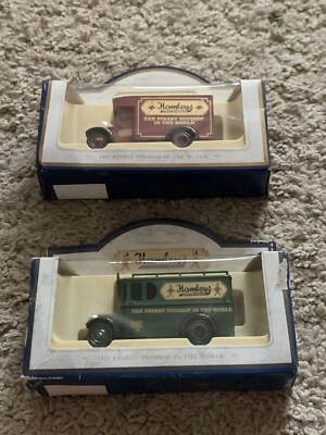 2 Lledo Days Gone 1934 Dennis Parcels Vans Hamleys Boxed Red Green - Image 1 of 4