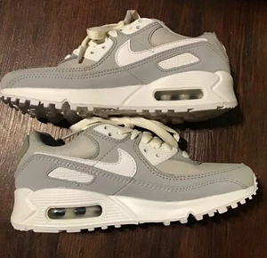 Nike Air Max 90 DJ1494-001 Light Smoke Grey Womens Size 5.5 US - Picture 1 of 7