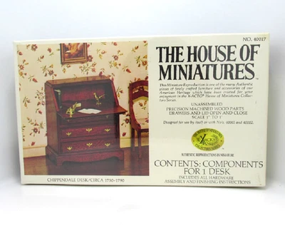 De colección La Casa de las Miniaturas - Escritorio Chippendale Circa 1750-1790 - Kit #40017 Foto 1 de 4