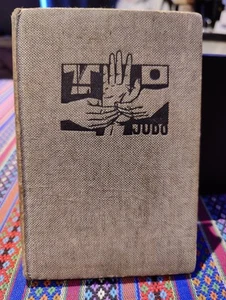 Vintage 1964 Collins Nutshell Books JUDO Hardback VGC - Picture 1 of 11