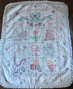 Fertig Kreuzstich Bucilla karierte Krippendecke BABYS SIND KOSTBAR ~ 43 Zoll x 35 Zoll - Bild 1 von 11