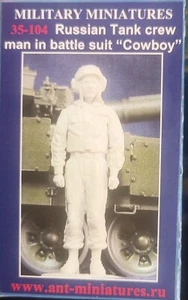 MODELLISMO - Russian Tank crew man in battle suit Cowboy - ANT35-104 min. 1/35 - Foto 1 di 1