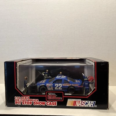 STERLING MARLIN  1-24 RACING CHAMPION # 22 FORD THUNDE NASCAR PIT STOP SHOW CASE - Image 1 of 3
