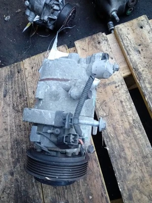 Used A/C Compressor fits: 2016 Hyundai Elantra Hatchback GT automatic temperatur - Imagem 1 de 4