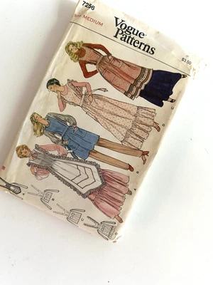 Vtg Vogue Apron Sewing Pattern 7256 Size M/ Uncut 4 Styles Cottage core - Image 1 of 4