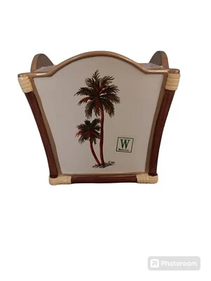  Caja con soporte de pañuelos de palmera marfil tamaño boutique de Wamsutta  Foto 1 de 4