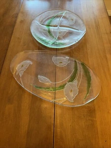 Calla lily Glass Serving Plates. Set Of 2 - Picture 1 of 9