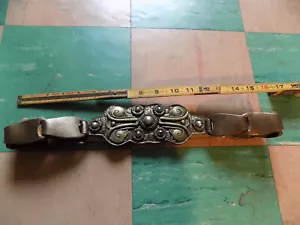 Cintura vintage pelle metallizzata posteriore a scatto grande ovale metallo a strati unico medaglione L - Foto 1 di 13