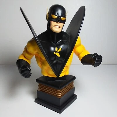Yellow Jacket Classic Edition Mini-Bust Bowen Designs - Image 1 of 4