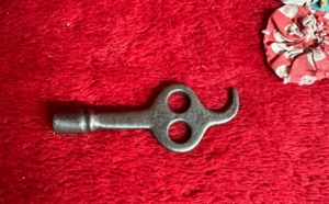 Vtg Unique Key with Square Bit for Winding Clock Radiator or Other Items - Picture 1 of 6