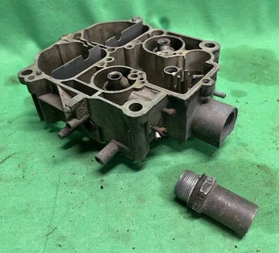 4-ствольный карбюратор Rochester Quadrajet 7040251 1970 Oldsmobile Cutlass 455 V-8 - Изображение 1 из 4