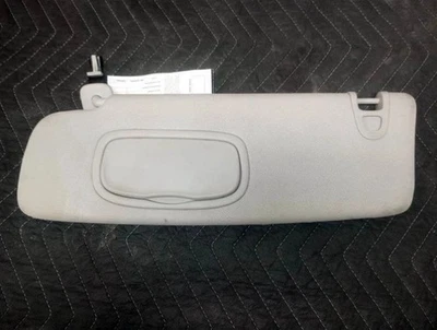 Chrysler Pacifica 2018-2020 conductor izquierdo parasol gris iluminado OEM Foto 1 de 4