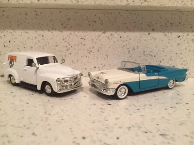 2 Road Champs 压铸汽车 1946 面板 Van & 1955 Oldsmobile Starfire — 第 1/4 张图片