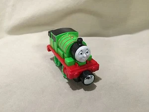 Thomas Tank Motore Metallo Diecast Treno Take Along N Play Percy - Foto 1 di 6