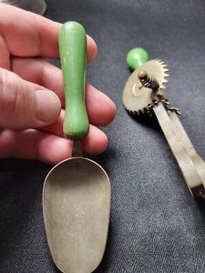 Antique, Tiny, Green Handled, A&J Scoop & Beater, Salesman Sample or Child's? - Picture 1 of 16