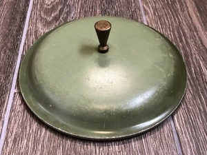 Vintage Aluminiumguss Topfdeckel Messinggriff Olive Avocado Grün 6 3/4" 6 1/4" Lippe - Bild 1 von 12