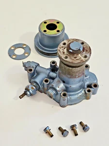 SMALL MARINE DIESEL WATER PUMP INIVERSAL ? PERKINS ? - Picture 1 of 7