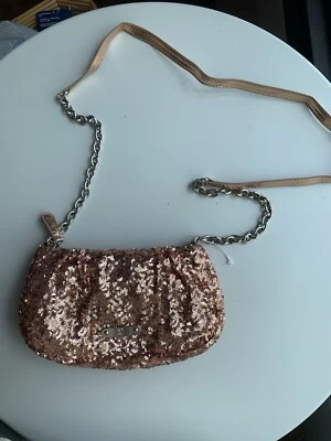 Nuevo con etiquetas Cartera Bandolera New York & Company Rosa Claro Lentejuelas Cadena Plateada Elegante Foto 1 de 4