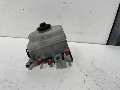 Toyota Camry Master Cylinder Reservoir AVV50 12/2011-05/2015 - image 1 of 4