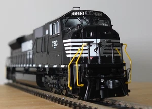Kato 37-6347 calibre HO EMD SD80MAC diésel loco en Norfolk Southern librea negra - Imagen 1 de 19