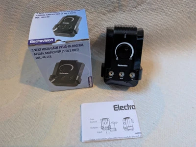 Electrovision 1-in-2 Out 2 Way High Gain Plug In Digital Aerial Amplifier - Image 1 of 4