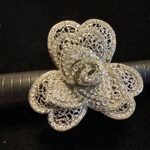 VTG Huge Rhinestone Flower Cluster Ring Silvertone 7.5 Adjustable  (Lot# 392) - Picture 1 of 8