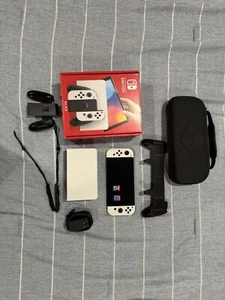 Nintendo Switch Oled Bundle + 2 Games + 128gb SD Card - Picture 1 of 3