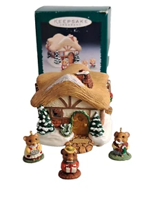 De colección. Hallmark Keepsake 1995 MOUSTERSHIRE NAVIDAD 4 piezas conjunto miniatura - Imagen 1 de 7
