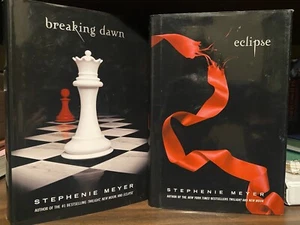 2 Books, Eclipse and Breaking Dawn by Stepheine Meyer hardback good condition - Bild 1 von 2