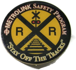 Metrolink Eisenbahn Anstecknadel Stay off the Track Eisenbahnsignal - Bild 1 von 4