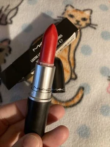 Rossetto M.A.C MAC 5 Alarm Lustre Rosso Rosso Rosso Collezione NUOVO Macy’s Nuovo con scatola LE HTF - Foto 1 di 4