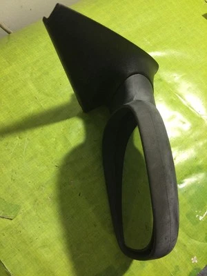 GENUINE 2002 2003 2004 2005 Land Rover Freelander Right Power Mirror Heated - Image 1 of 4