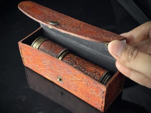 BeautifulPure Leather Box, with Glass Optics, Extendable to 17 inches, Valentine - Picture 1 of 9