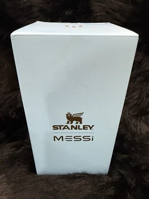 Stanley X Messi Foto 1 de 4