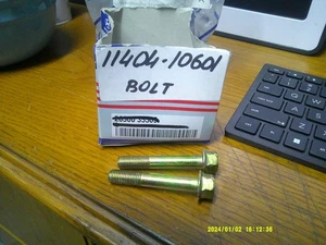 2 Hyundai 1140410601 Bolts - Picture 1 of 1