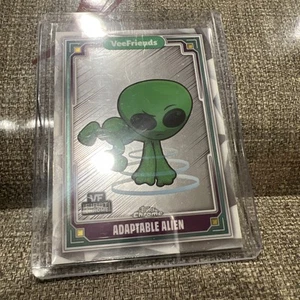 2025 Topps Chrome VeeFriends #6 Adaptable Alien VF ⭐️0610 - Picture 1 of 2