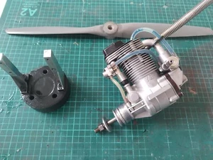 Yamada YS DZ160 nitro engine for rc plane + engine mount, prop, muffler, parts - Picture 1 of 10