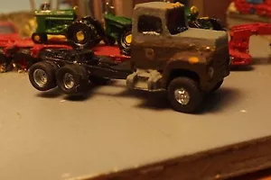 TRACTOR INTERNACIONAL pintado a mano por Burt Industries BIT-17 - Imagen 1 de 2