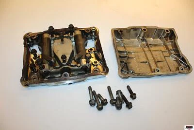 2010 Harley-Davidson FLHTCU Ultra Classic Rear Engine Top  Cylinder Head Cover  Foto 1 de 4