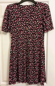PRETTY BLACK, PINK, GREEN FLORAL LADIES KNEE LENGTH STRETCH DRESS SIZE 8/10 - Picture 1 of 6