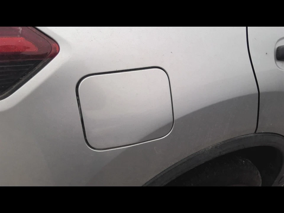 2018 2019 2020 NISSAN ROGUE Fuel Filler Door  Foto 1 de 4