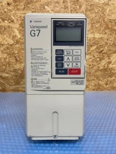 Accionamiento inversor Yaskawa Varispeed G7 CIMR-G7A22P2 retirado de la máquina en funcionamiento - Imagen 1 de 7
