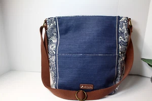 Cartera Bandolera de Hombro Sakroots NAVY SPIRIT DESERT NUEVA SIN ETIQUETAS - Imagen 1 de 11
