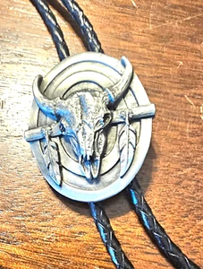 Vintage 1987 Siskiyou Bull Head Bolo Tie - Pewter & Leather Western Wear - Picture 1 of 7