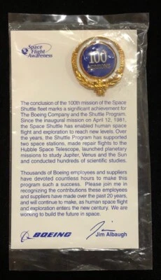 BOEING/VUELO ESPACIAL CONCIENCIA 100º MISIONES CONMEMORATIVO PIN EMBOLSADO Y TARJETA  Foto 1 de 2